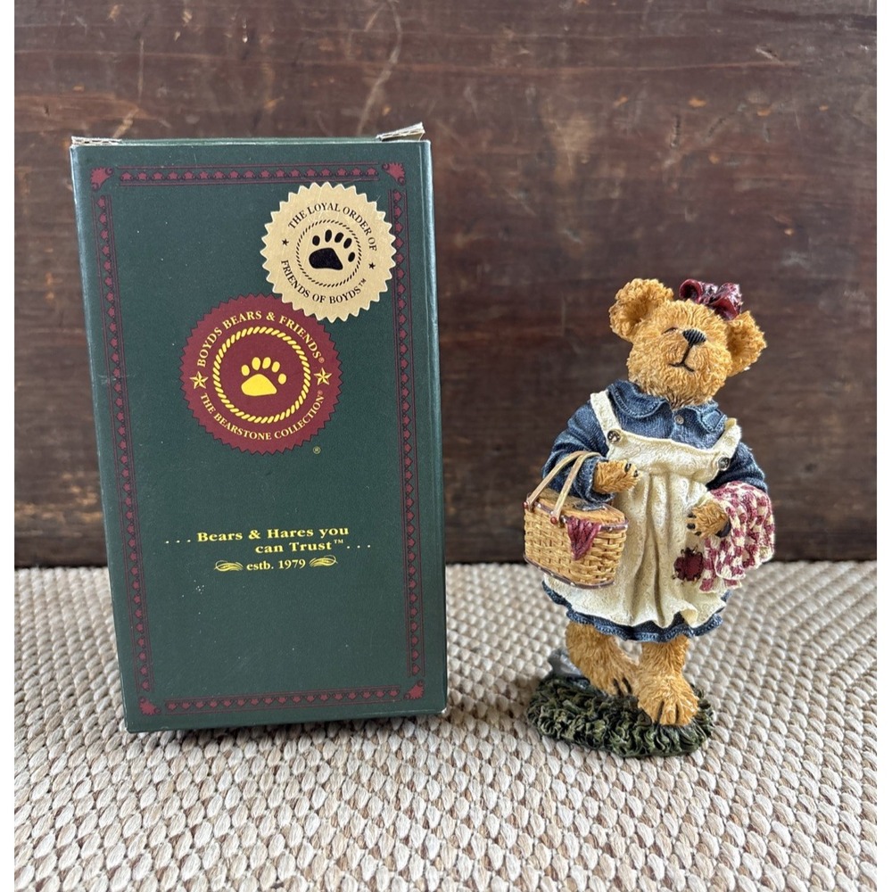 Vintage BOYDS BEARS Molly B. Berriweather Teddy Bear's Picnic Figurine In Box